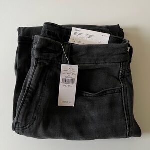 NWT American Eagle stretch curvy mom jean 2 Short